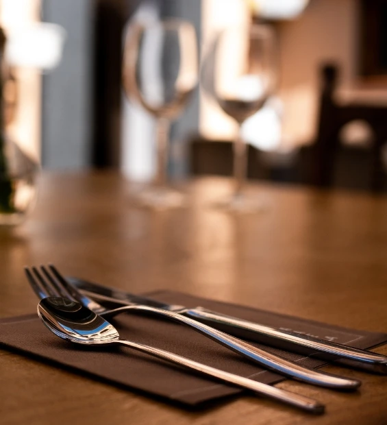 cubiertos el tapeo